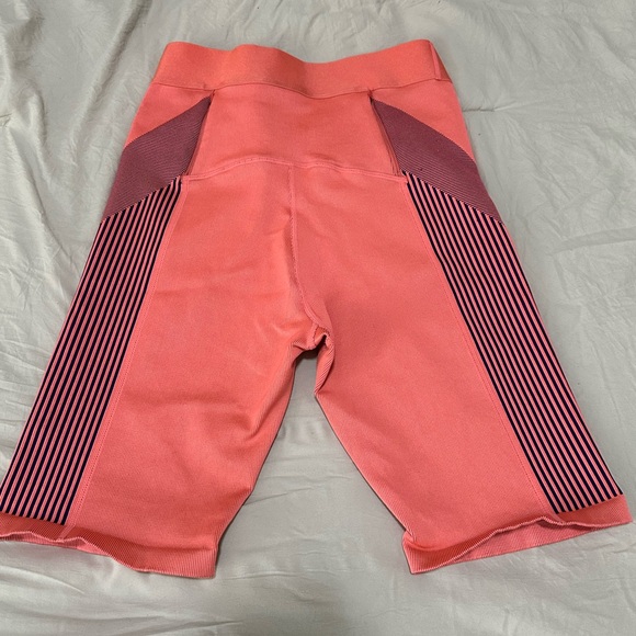 Fabletics Outift - Picture 7 of 16